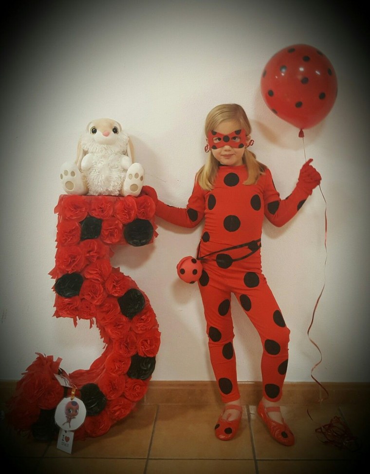 Украшаем в стиле леди баг