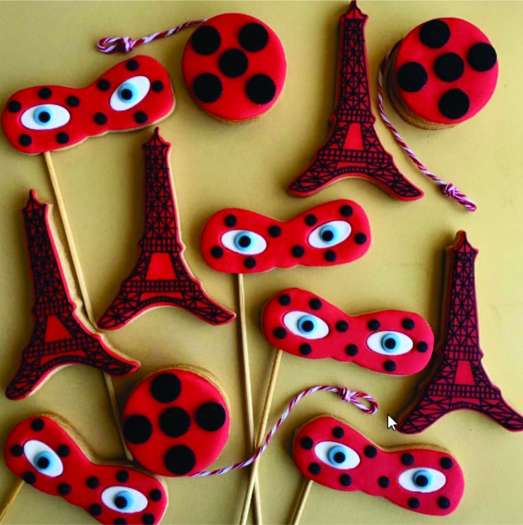 Украшение в стиле леди баг