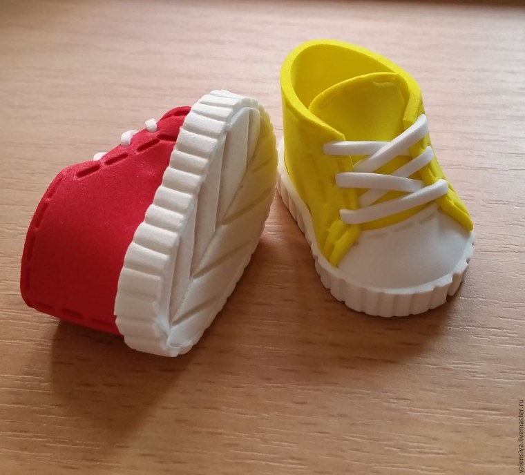 Ботинки из фоамирана для куклы