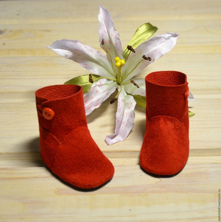 Сапоги из фетра для куклы