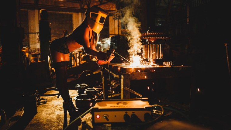 Сварка девушка