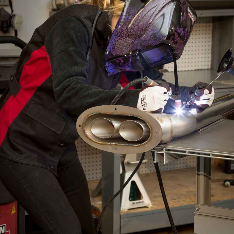 Женщины в сварке