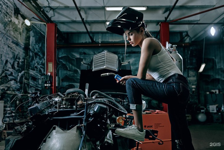 Харви Шнайдер сварщица