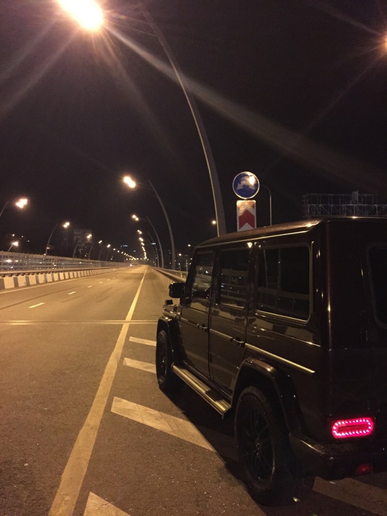 Мерседес Гелендваген ночью