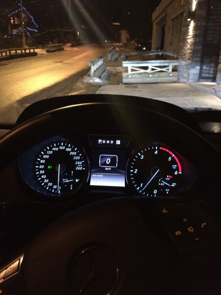 За рулём Мерседес w204 ночь зима