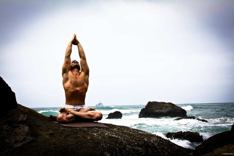 Мужчина йог