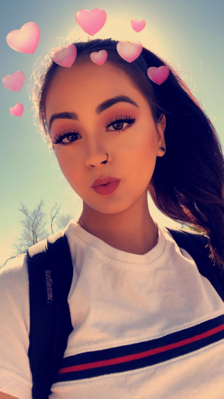 Девушка в зеркале