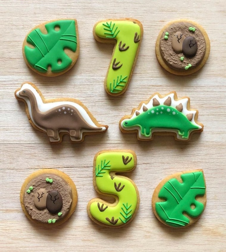 Пряник цифра динозавр