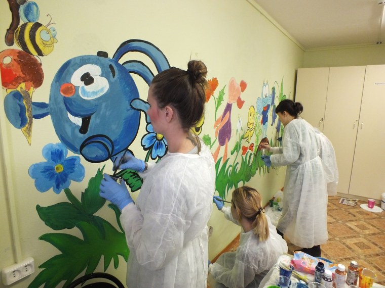 Разрисовать стены детской больницы