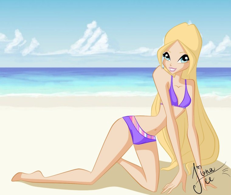 Стелла Флора и Блум в купальниках