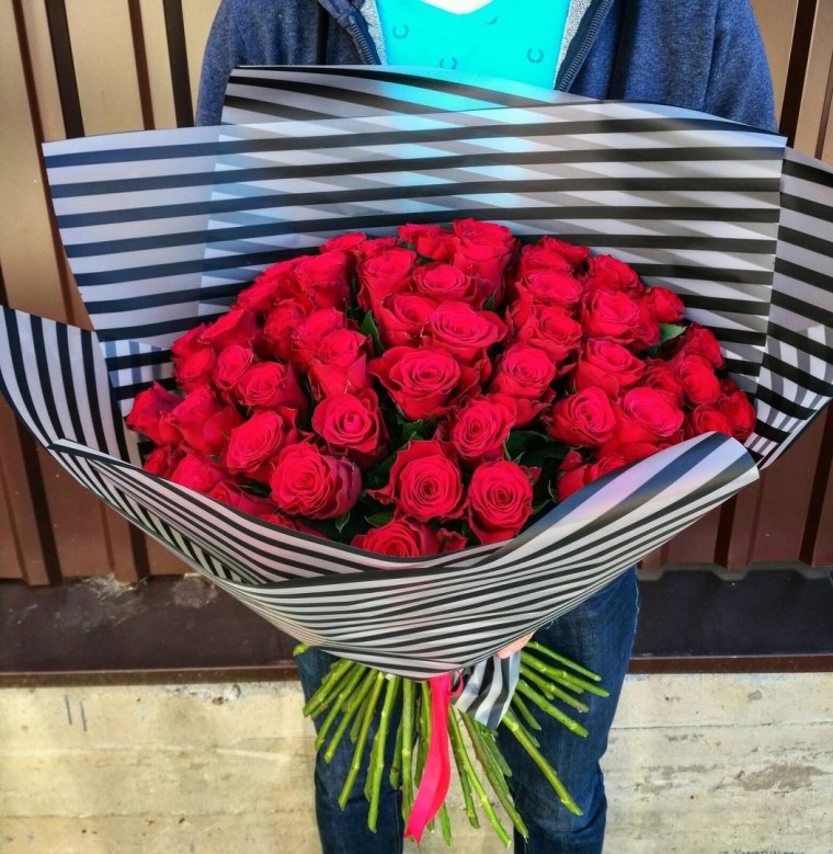 Букет из 55 красных роз
