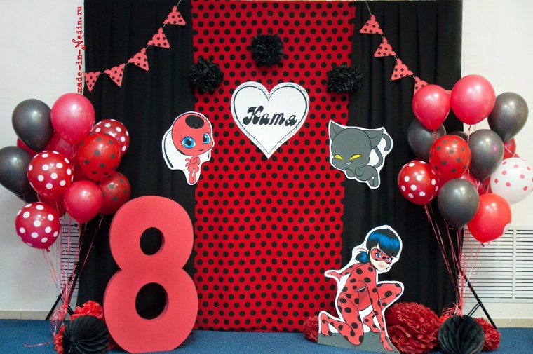 Фотозона леди баг