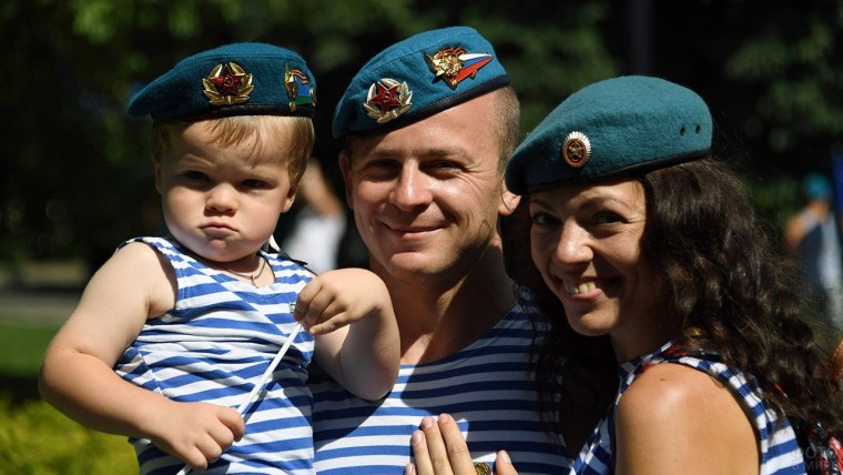 С днем ВДВ