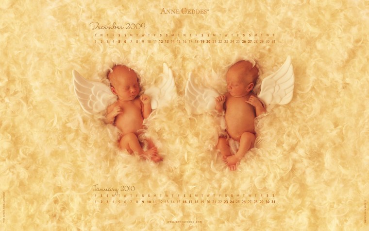 С рождением дочерей двойняшек взрослых