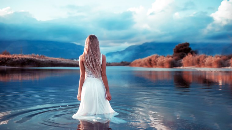 Полина Гагарина вода