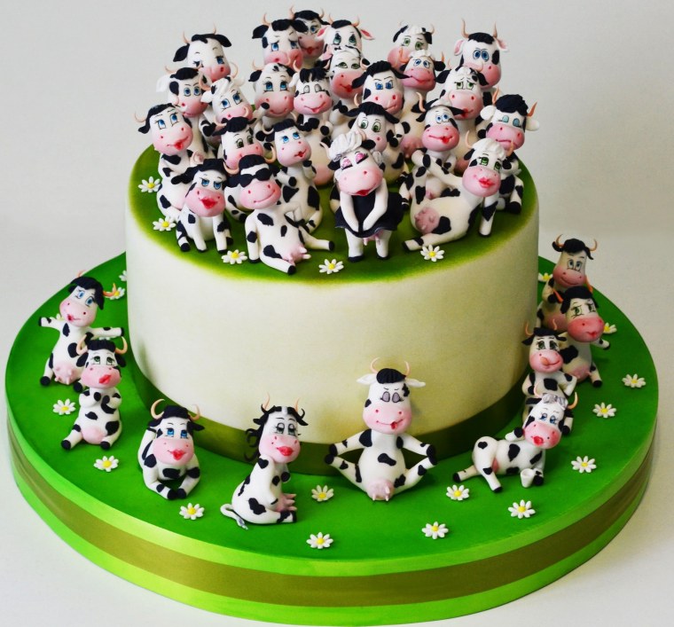 Торт с коровой для мальчика