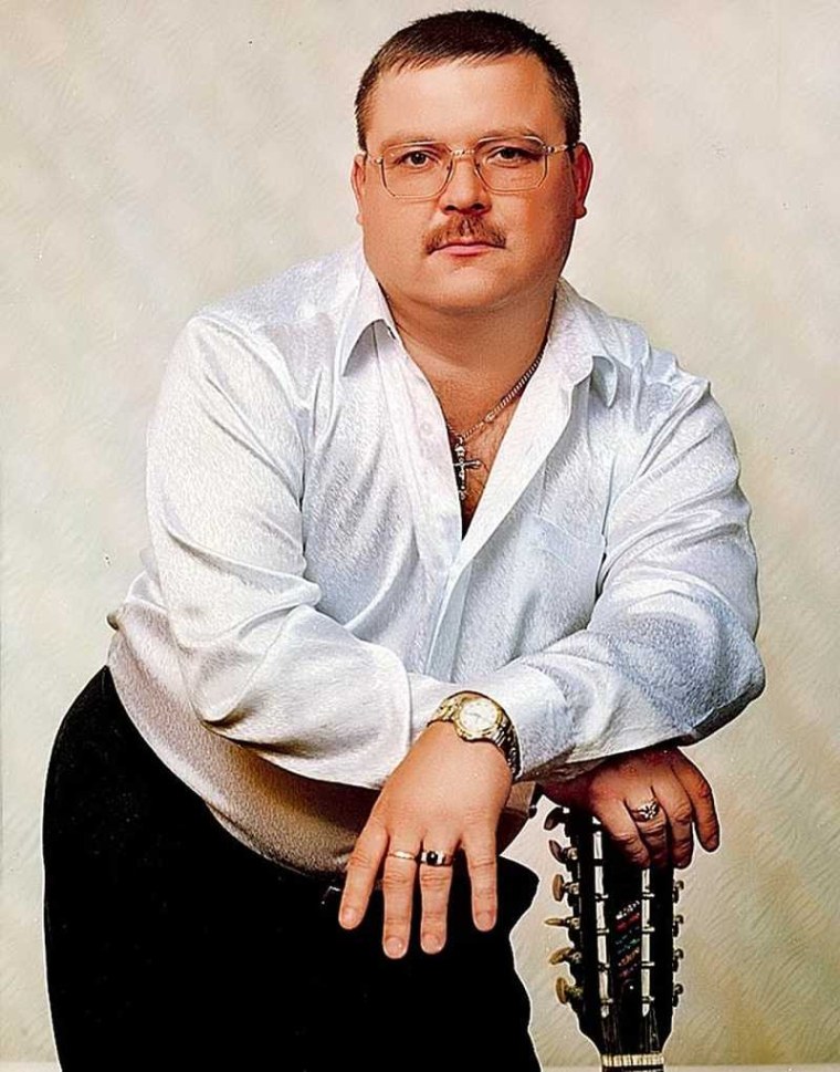 Певец круг Михаил