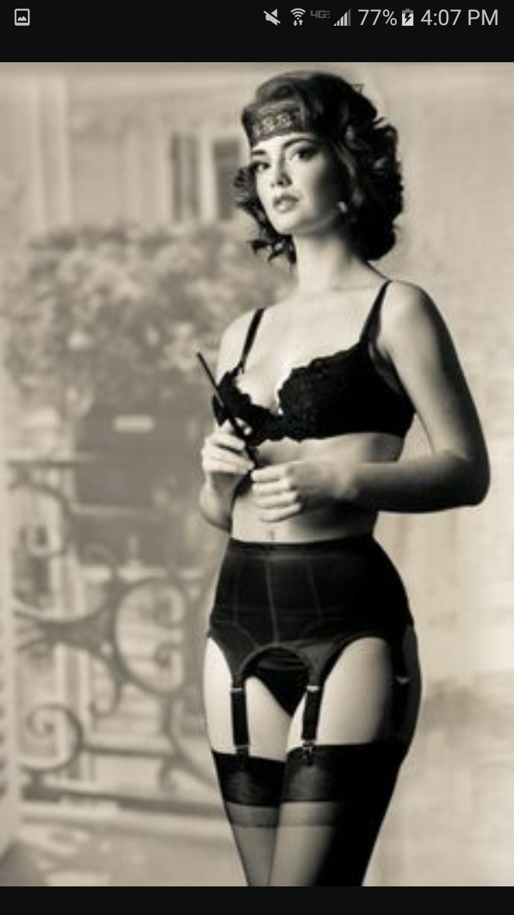 Маргарет Нолан в Нижнем белье