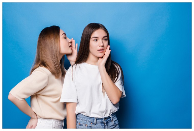 Подросток шепчет