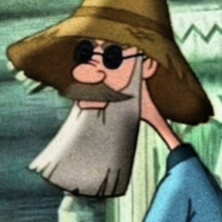 Тихон в очках и Панаме три богатыря