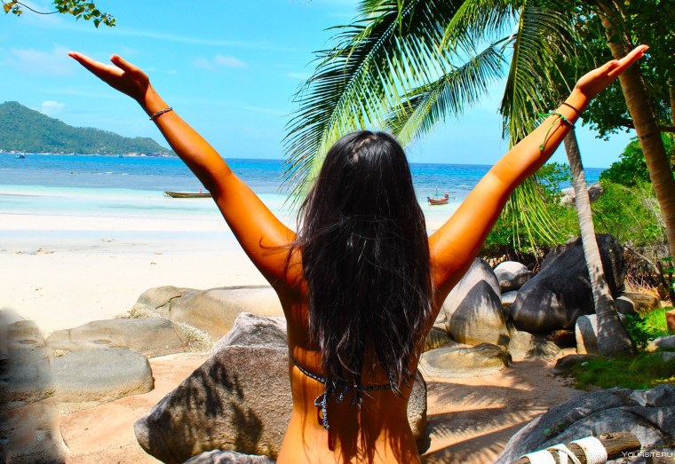 Девушка на острове