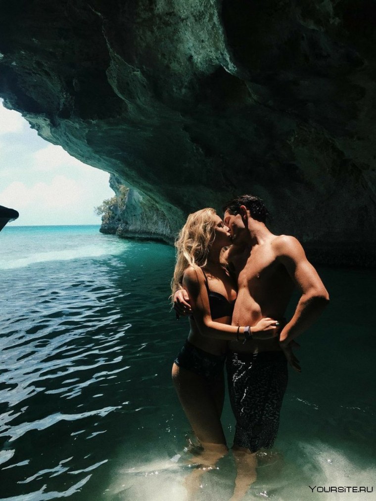 Двое на море