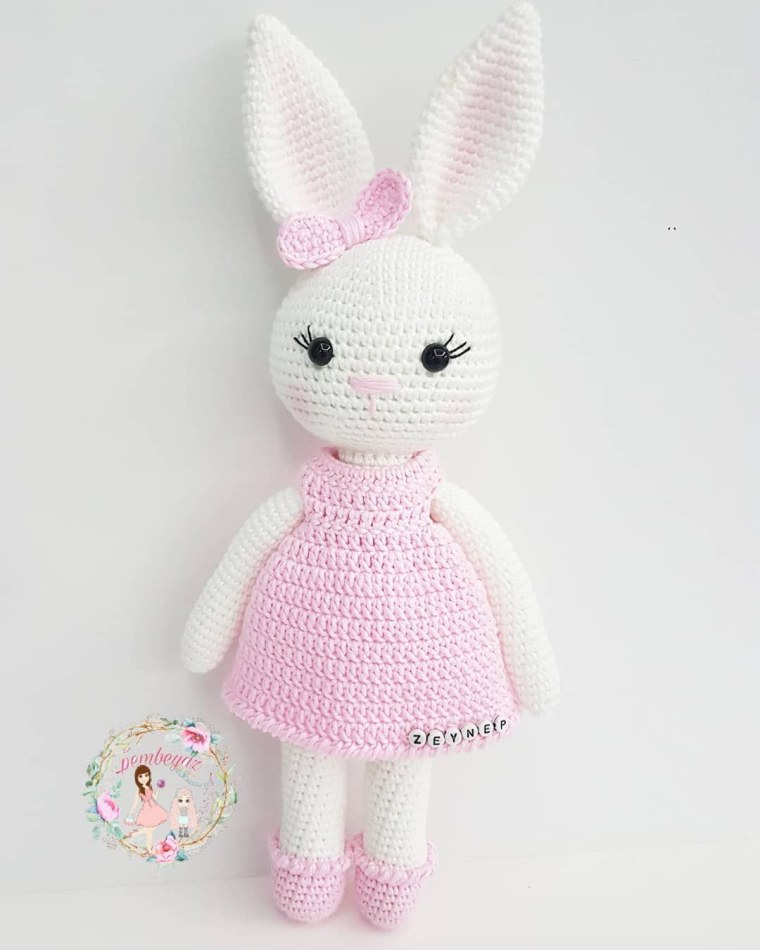 Зайка в платье крючком