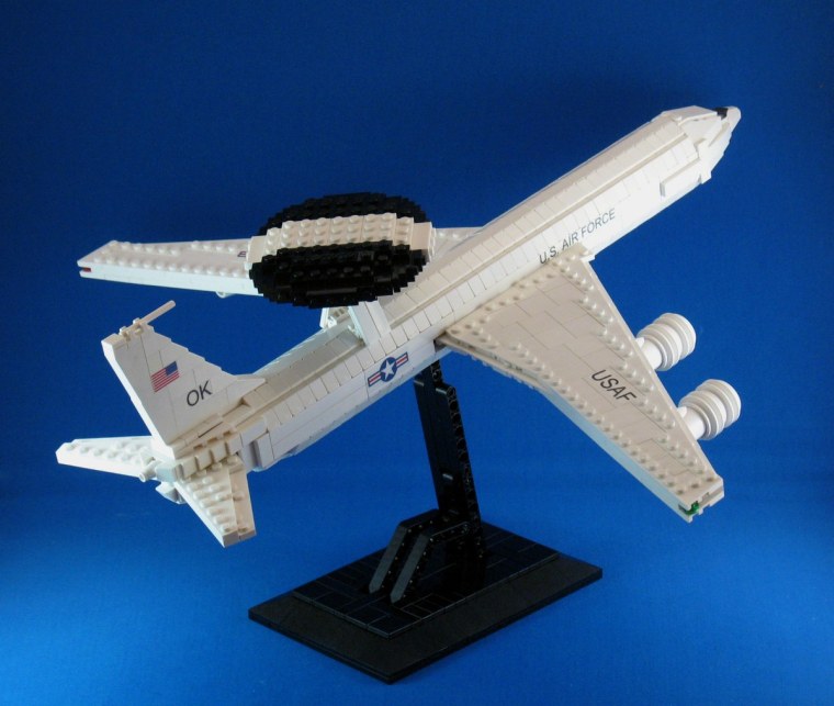 Винтовой самолет из лего