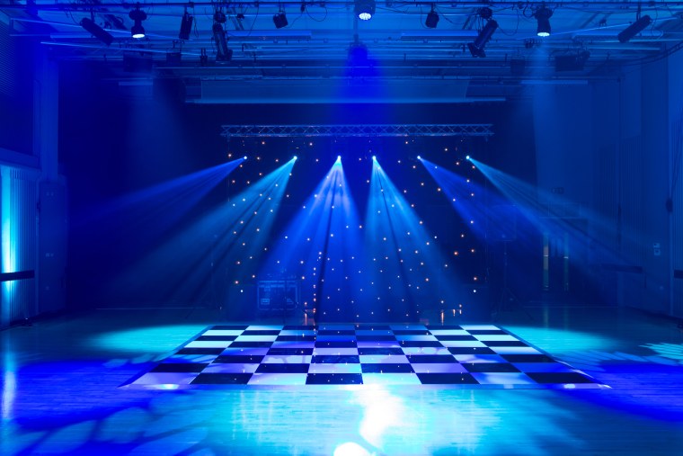 Сцена дискотеки