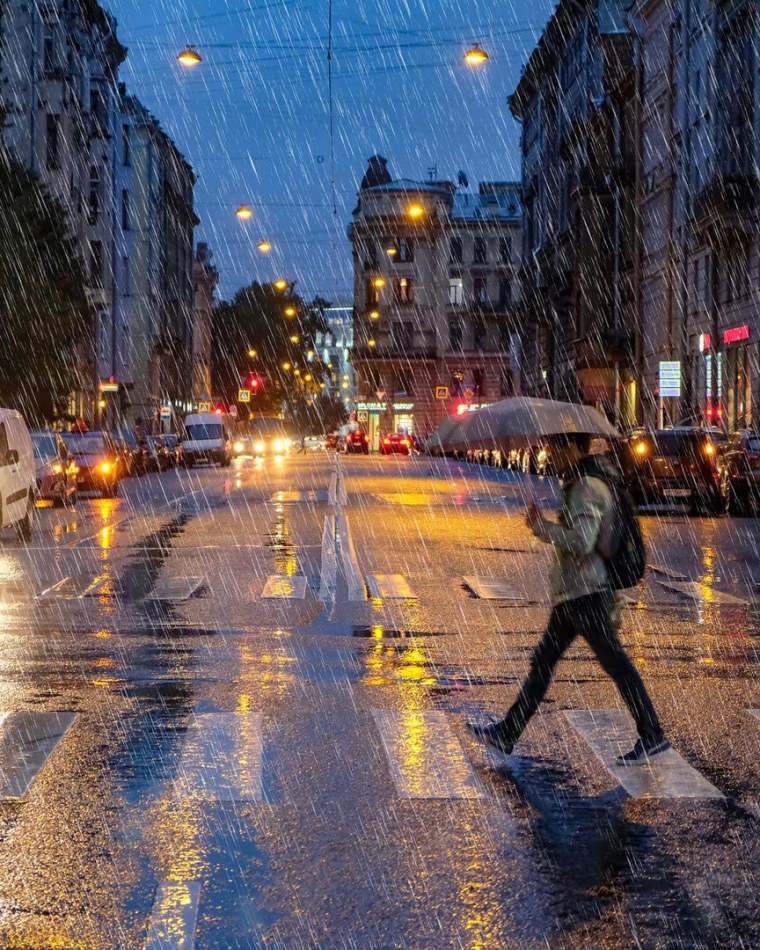 Дождь в Питере ночью