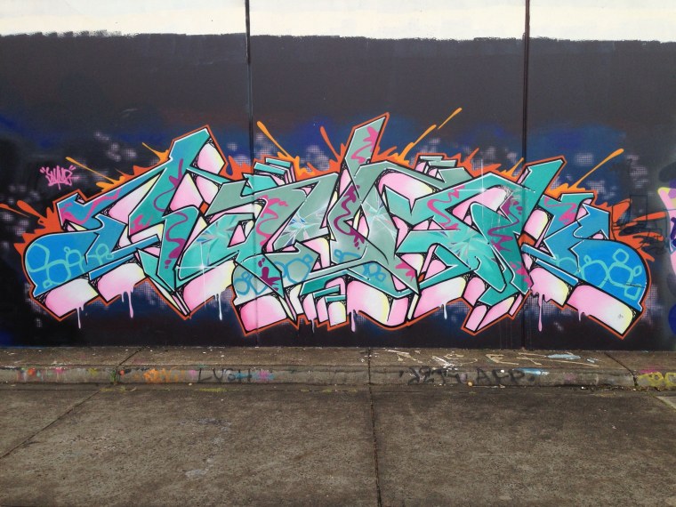 Граффити в стиле вайлд стайл