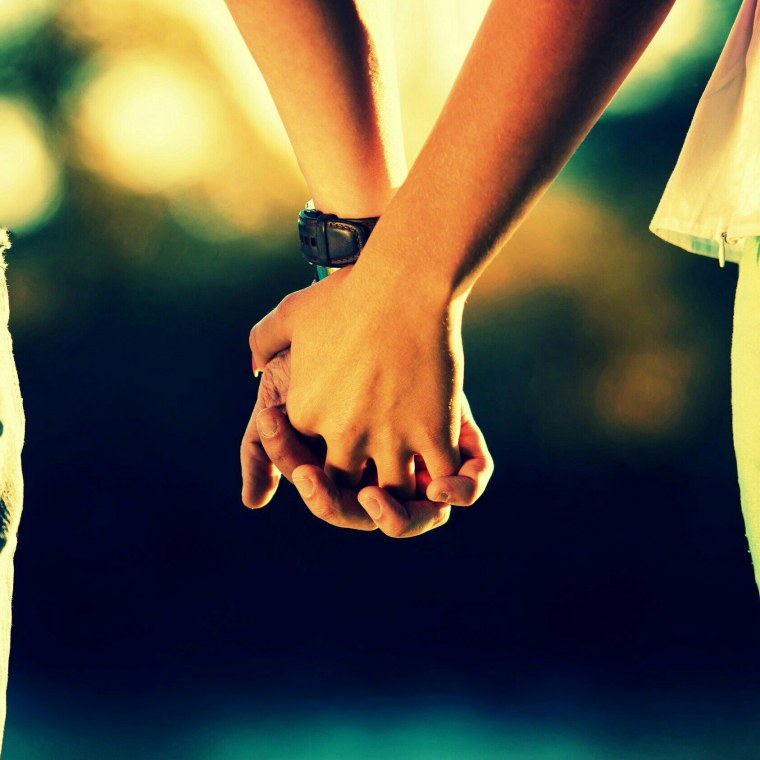 Рассвет руки влюбленных