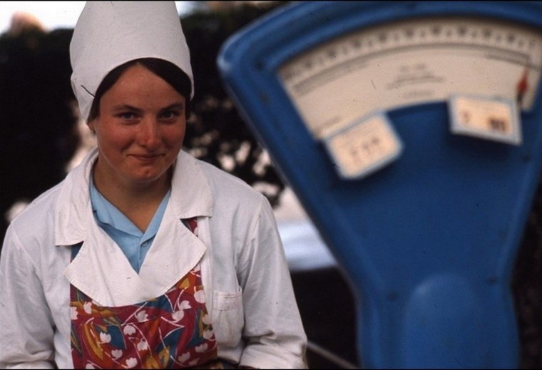 Продавщица 80