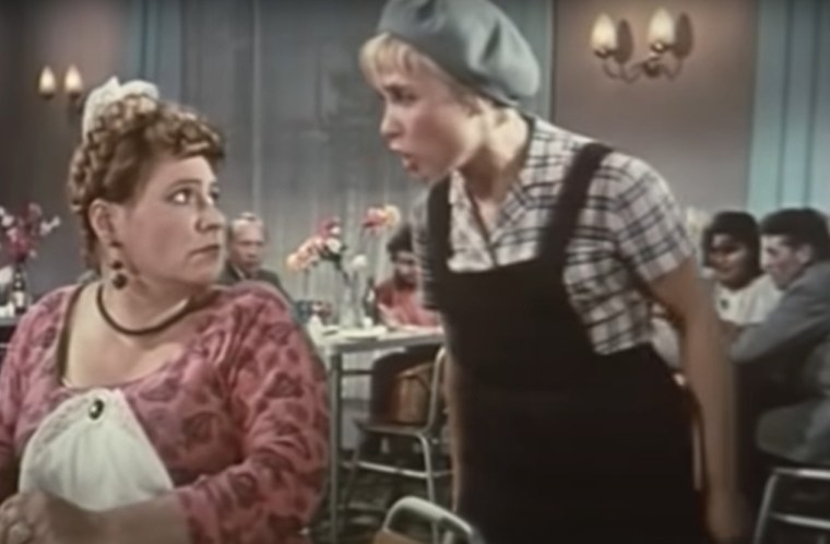 Королева бензоколонки буфетчица