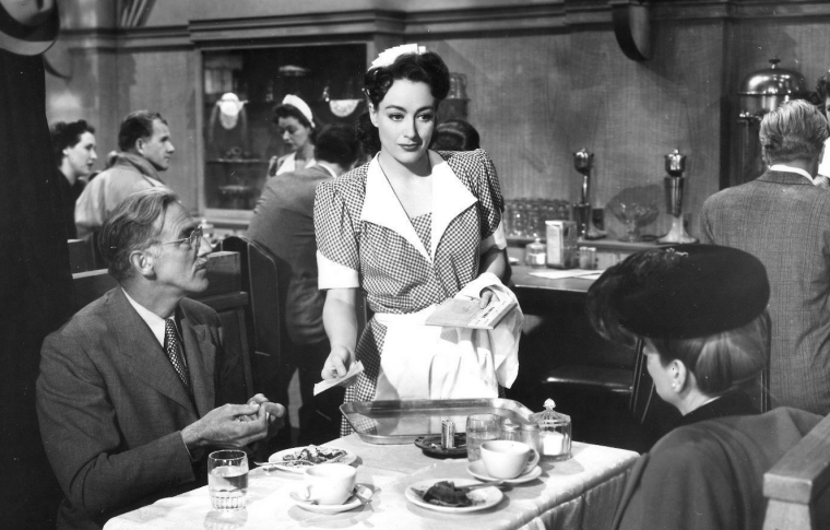 Советская официантка