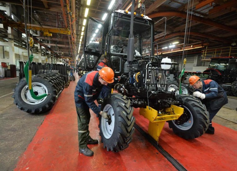 Трактора Минского тракторного завода Белоруссии