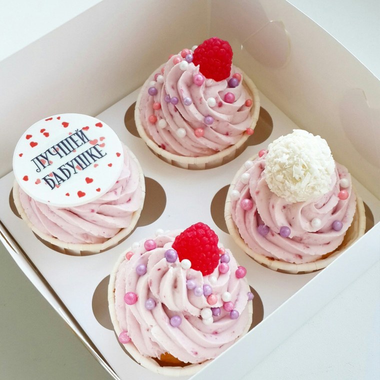 Капкейки с малиной