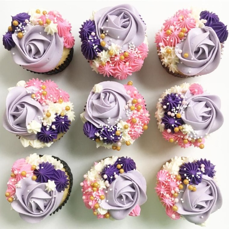 Украшение капкейков цветами