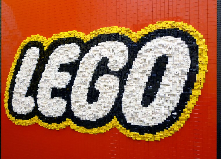 Международный день LEGO.