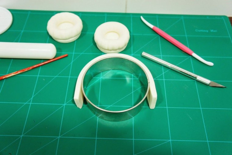 Трафарет лепки наушников