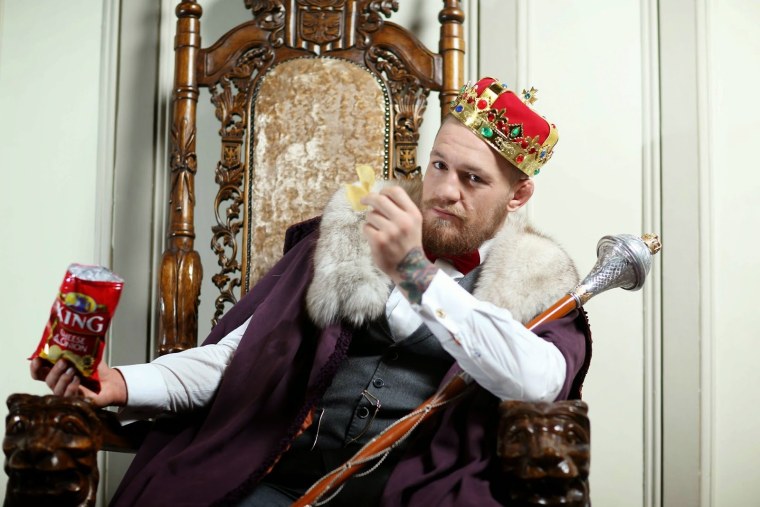 Царь в шубе на троне