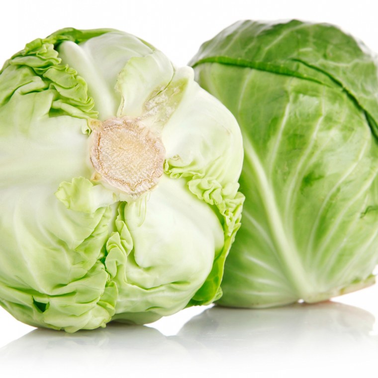 Капуста на белом фоне