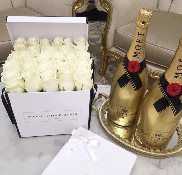 Шампанское в коробке дорогое