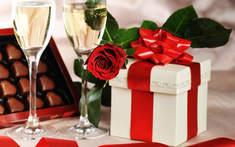 Розы шампанское конфеты