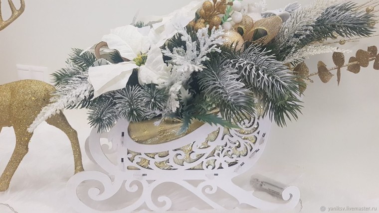 Новогодняя композиция "сани"