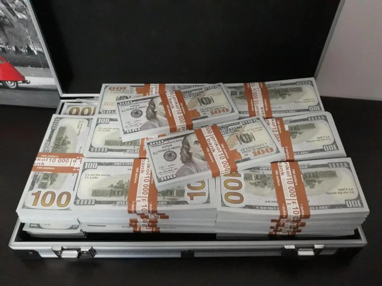 Миллион долларов в чемодане