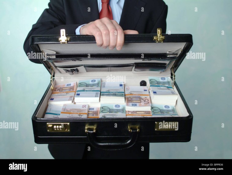 Кейс с деньгами