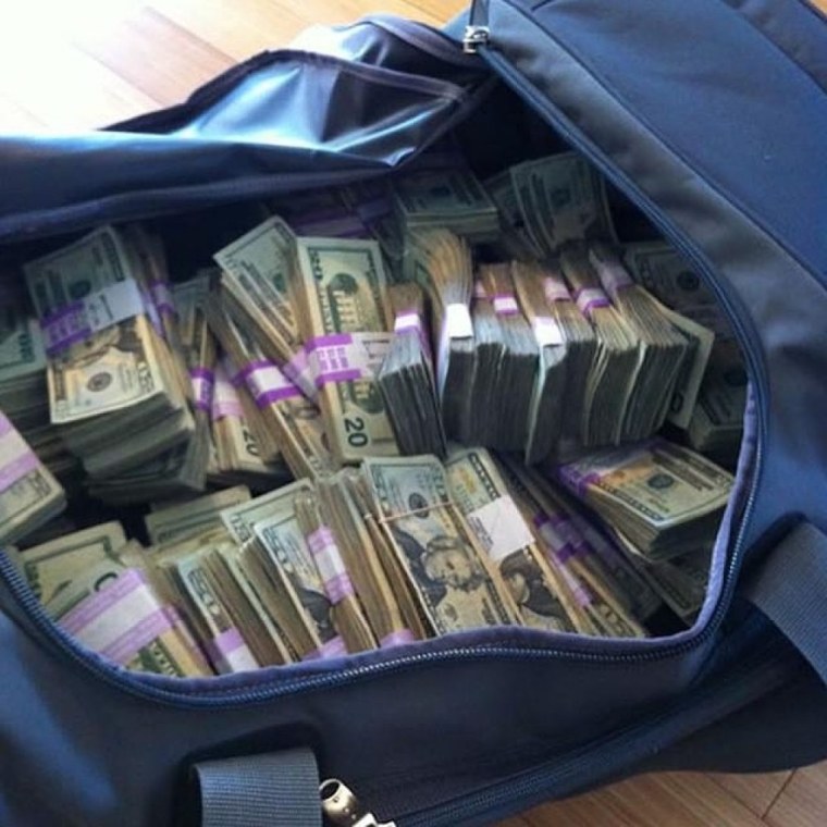 Сумка с долларами