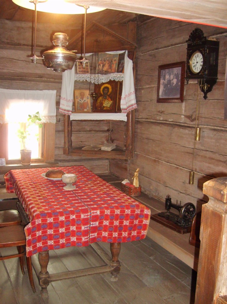 Горница в избе