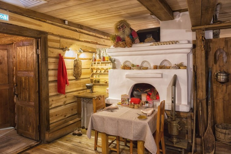 Интерьер деревенской избы